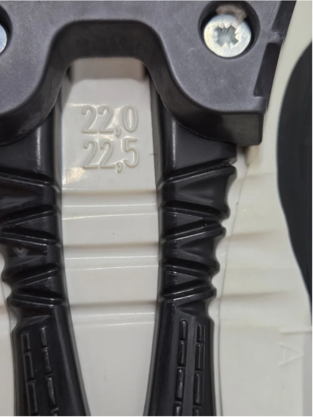 Atomic Hawx 90 Thermal Fit Hi-Perf Fit 100mm 22.0-22.5 Pre-owned